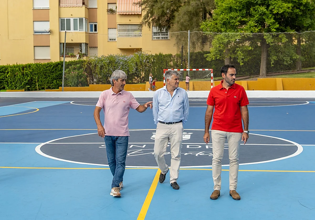 El Ayuntamiento completa el acondicionamiento de la pista de fútbol sala del polideportivo El Arquillo