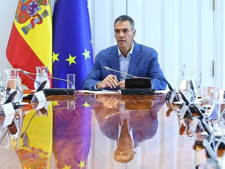 Sánchez culmina la 'enmienda a la totalidad' a su gestión en Ceuta pidiendo un mes después la ayuda que rechazó de Frontex
