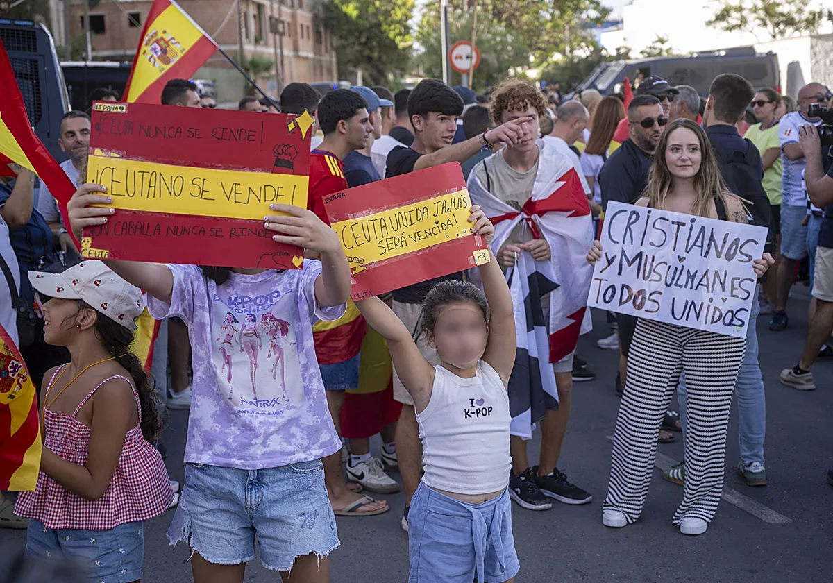 Más de 260 municipios llaman a manifestarse el 2 de septiembre frente a sus ayuntamientos en apoyo a Ceuta