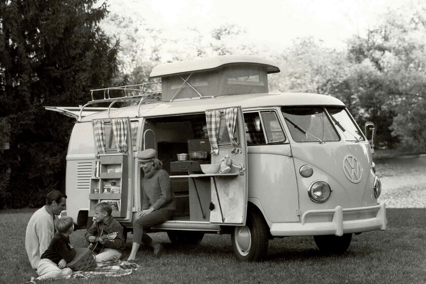 La camper no fue invento de Volkswagen: nació de un cliente que solo quería una cama y un escritorio en su furgoneta