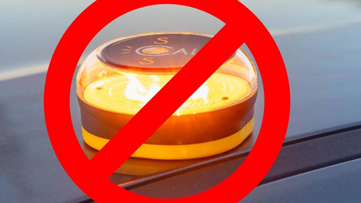 La DGT retira a 'última hora' la homologación a cuatro balizas V16. Comprueba si la tuya está entre ellas