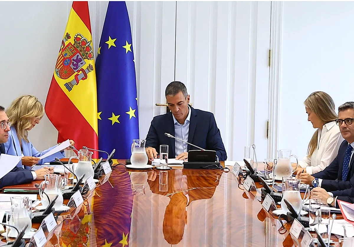 El Gobierno encalla en Ceuta tras un mes de crisis migratoria que cuestiona su gestión