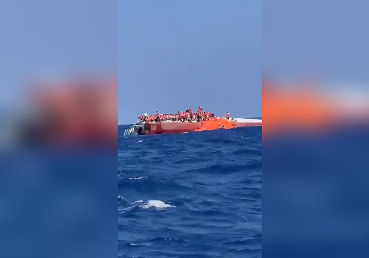 Un ferri se hunde en Chipre con 279 personas a bordo