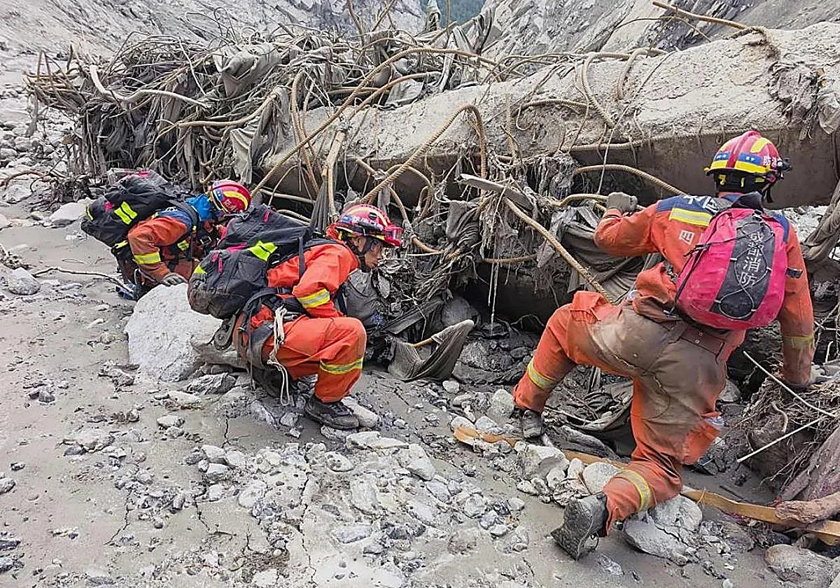 Nepal localiza al último de los tres españoles desaparecidos tras la riada del Tíbet