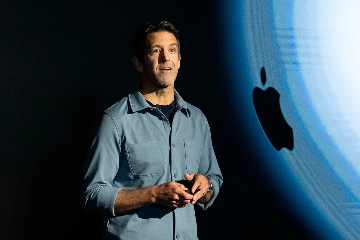 Ternus releva a Cook en Apple con el desafío de ir más allá del iPhone
