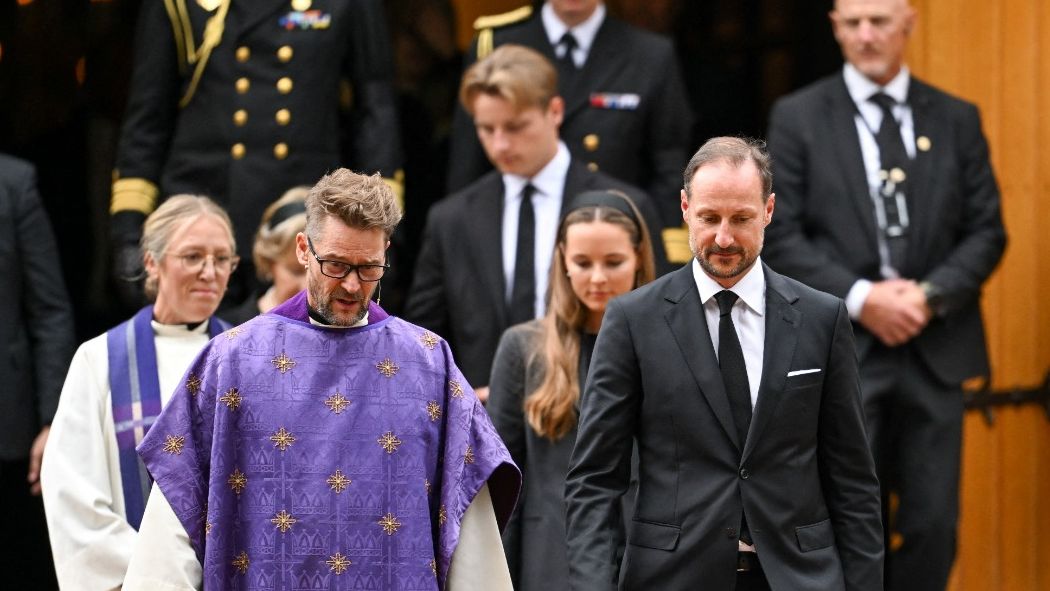 Sin corona, sin vítores y con un trono histórico de 1866: así será el juramento de Haakon VIII como nuevo rey de Noruega
