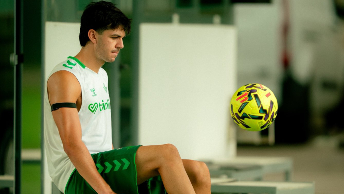 El Betis vuelve a apurar el mercado: lunes para vender... y martes para intentar fichar