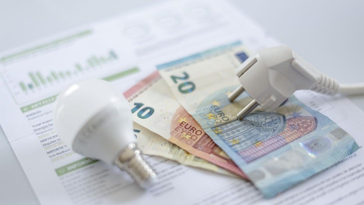La factura de la luz se dispara un 19% en su agosto más caro desde 2022