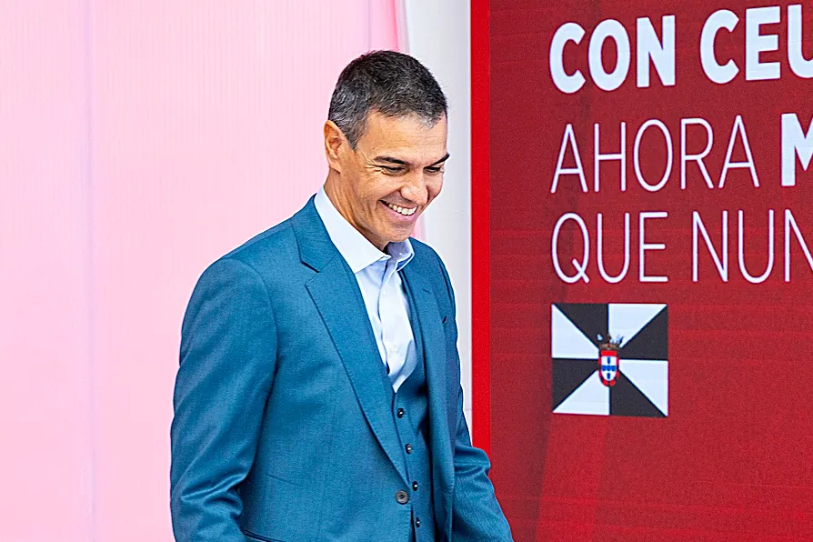 Sánchez ensalza a Marruecos y niega que el CNI avisara de la invasión en Ceuta