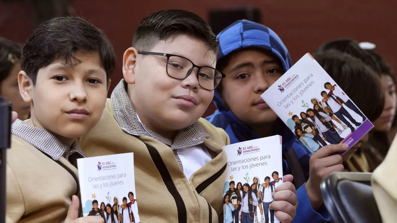 Los adolescentes de México tendrán clases semanales sobre emociones y salud mental
