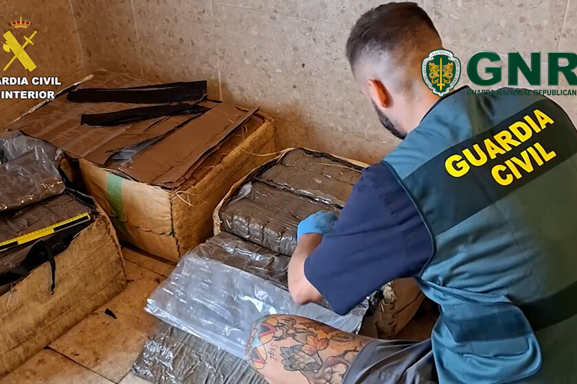 La Guardia Civil descubre una autopista de 10 toneladas de hachís en el río que separa España y Portugal