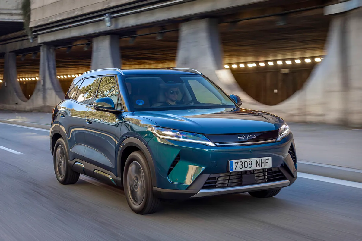 Los coches más vendidos en agosto en España: la china BYD entra en el 'top 10'
