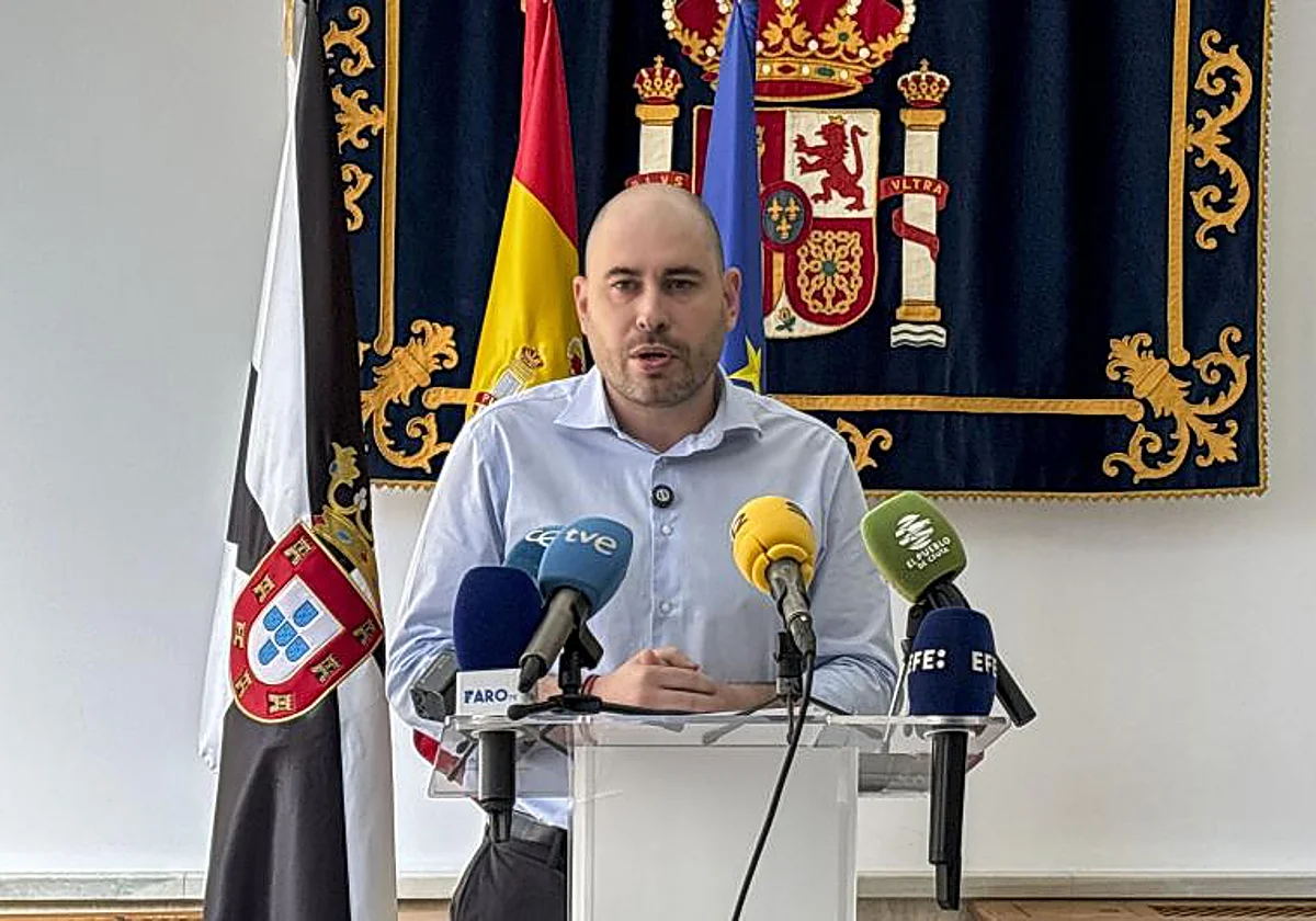Un juzgado abre diligencias contra el delegado del Gobierno de Ceuta por la crisis migratoria