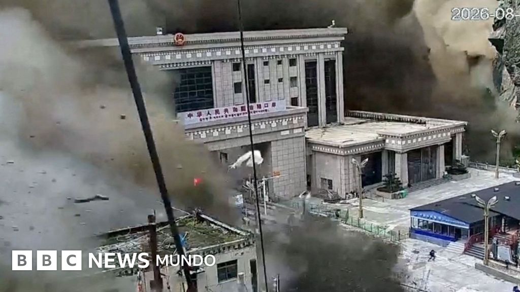 Cómo fueron los últimos minutos antes de que las inundaciones arrasaran la frontera entre Nepal y China