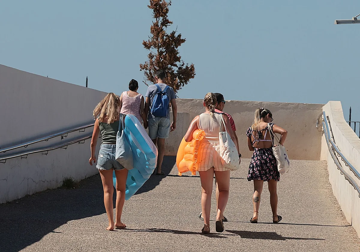 Los turistas españoles vuelven a la Costa del Sol tras un par de años en retroceso