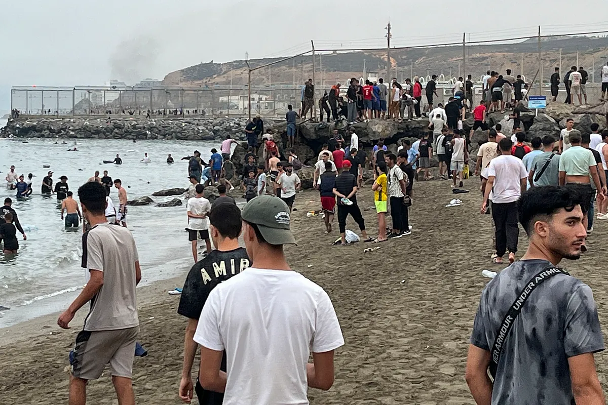 Un informe asegura que Marruecos facilitó la entrada de inmigrantes en Ceuta y Marlaska pide explicaciones al director de la Policía