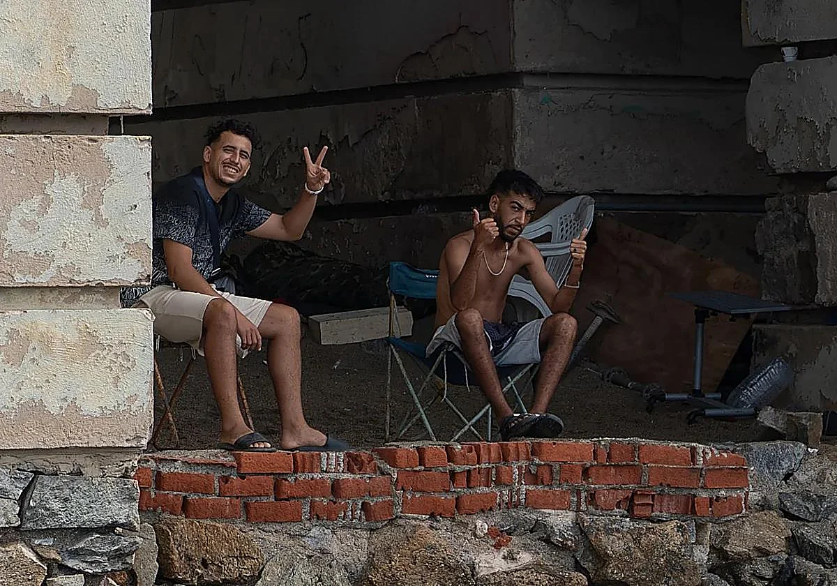 Condenados dos detenidos por alojar a ocho migrantes en un garaje de Ceuta y cobrarles hasta 900 euros al mes