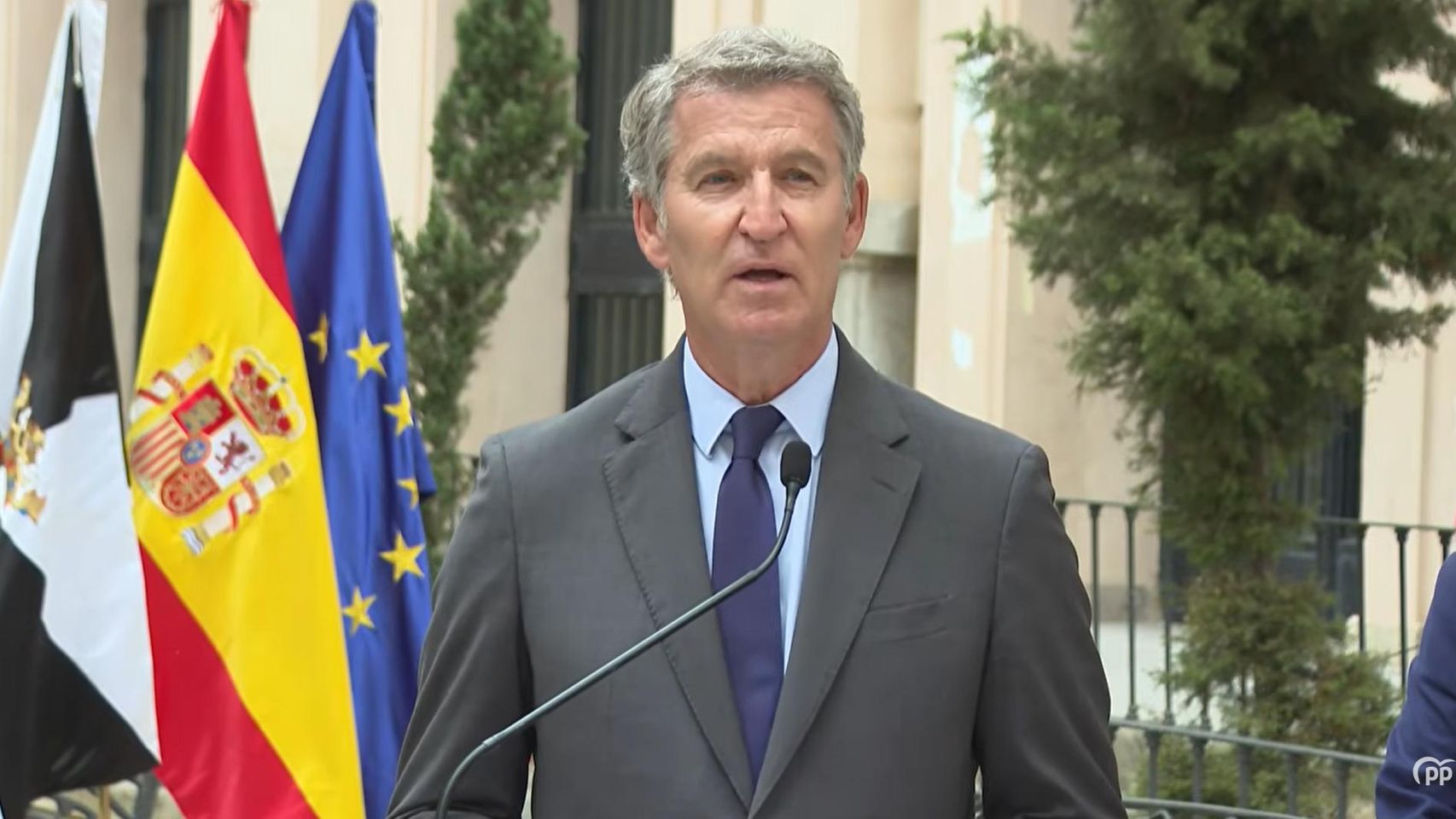 Feijóo pide que el Gobierno llame a consultas al embajador en Rabat y exige medidas en respuesta de la invasión