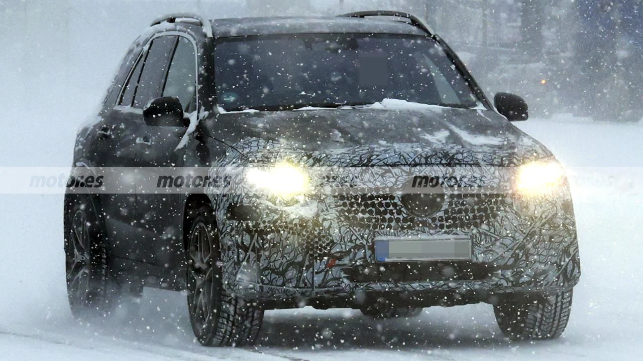 El Mercedes-AMG GLE 53 2026 se deja ver en pruebas extremas, el SUV deportivo se reinventa sin cambiar de generación