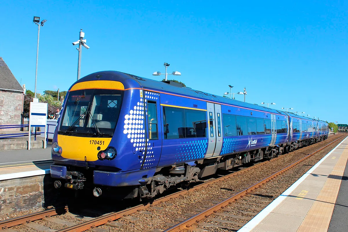 CAF entra en la puja por el gran pedido de 100 trenes de Escocia