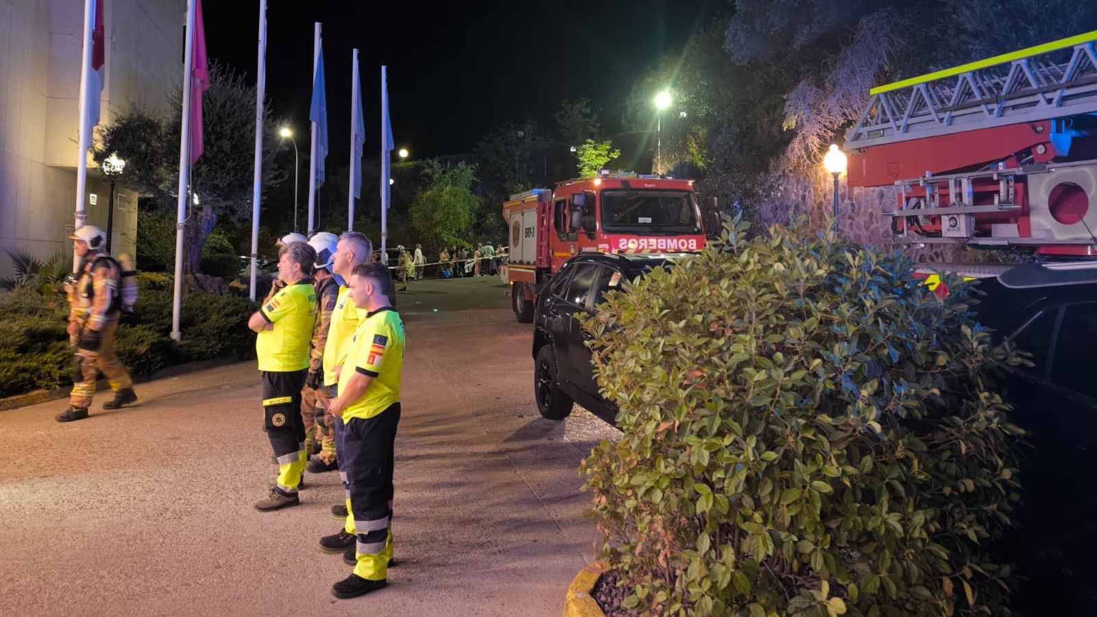 Un incendio en el hotel Beatriz de Toledo obliga a los bomberos a desalojar a unas 500 personas entre clientes y trabajadores