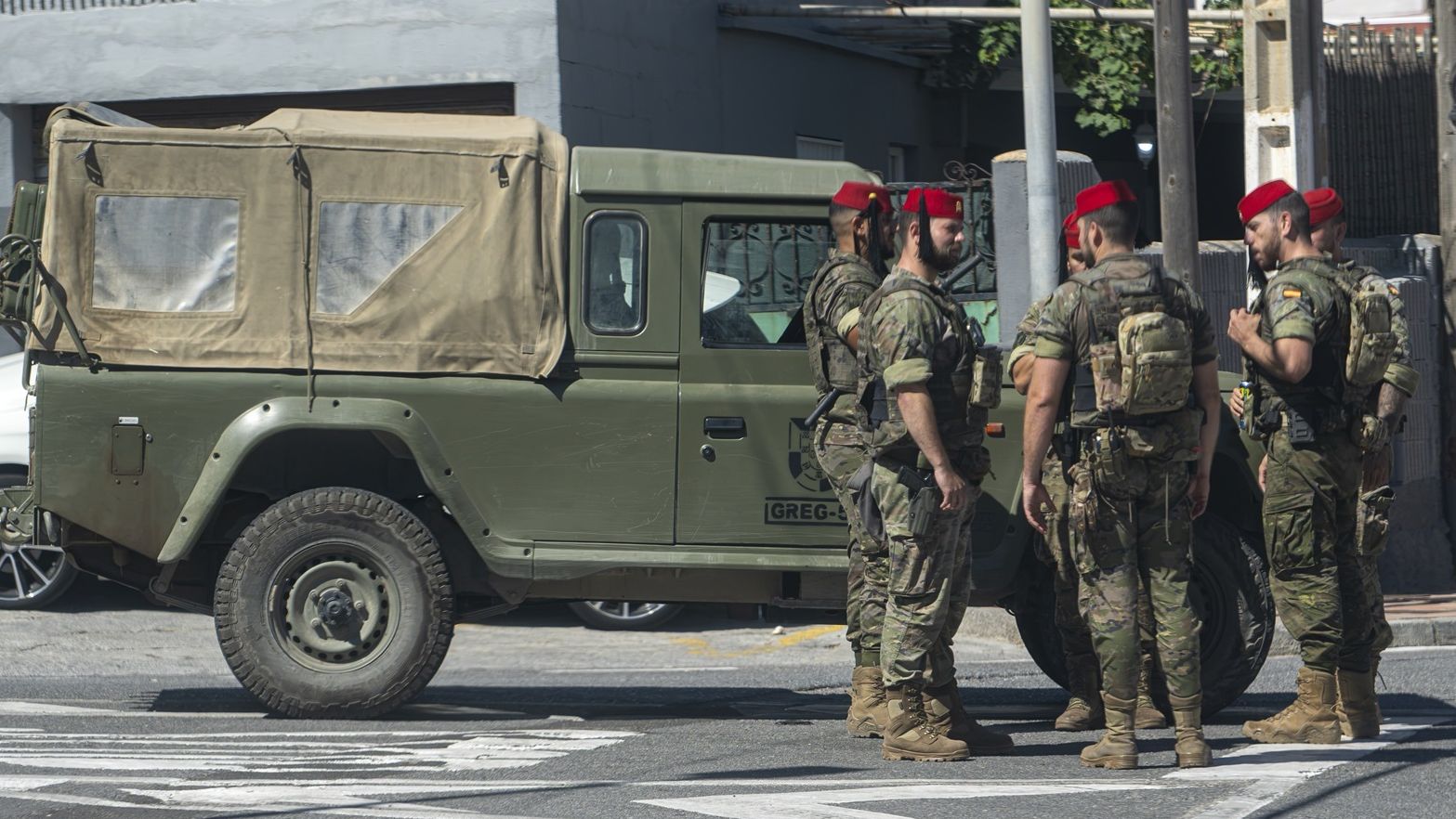 Un marroquí detenido en Ceuta al intentar apuñalar a un militar y amenazar a un operario del puerto para subirse a un barco