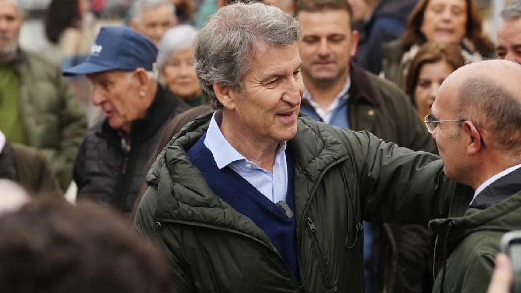 El año del cambio de Feijóo: se quitó las gafas, se dejó las canas y prometió que no gobernará con ministros de Vox