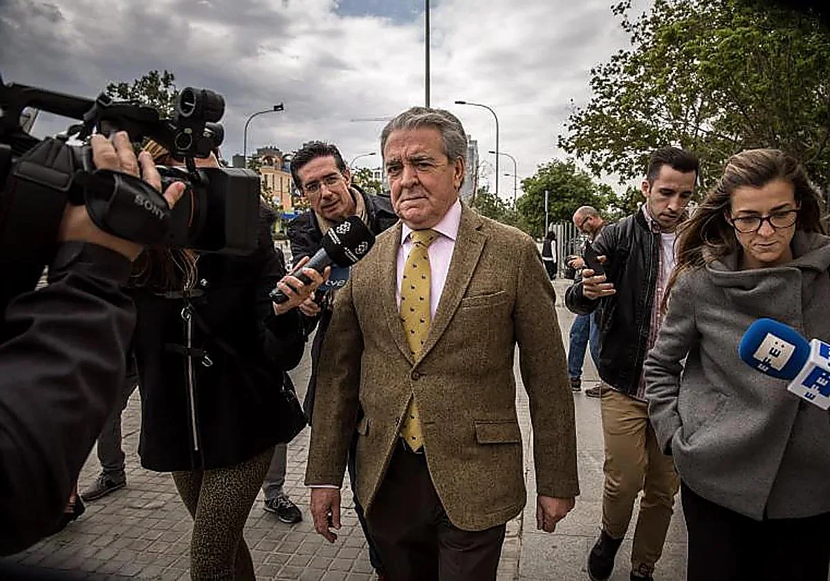 Procesan al número dos de Rita Barberá, su cuñado y tres sobrinas por el 'caso Azud'