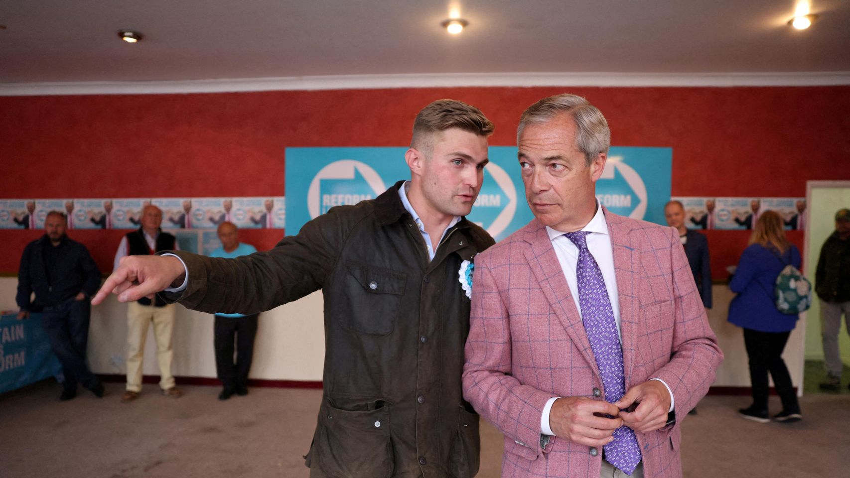 Dos asesores de Nigel Farage dimiten tras conocerse nuevas acusaciones de financiación irregular contra Reform UK