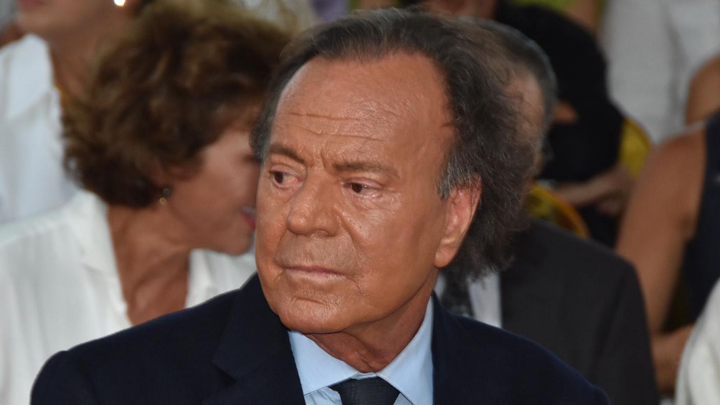 Las denunciantes de Julio Iglesias insisten, pese al primer fracaso, y se querellan contra él en España por "violencia sexual"