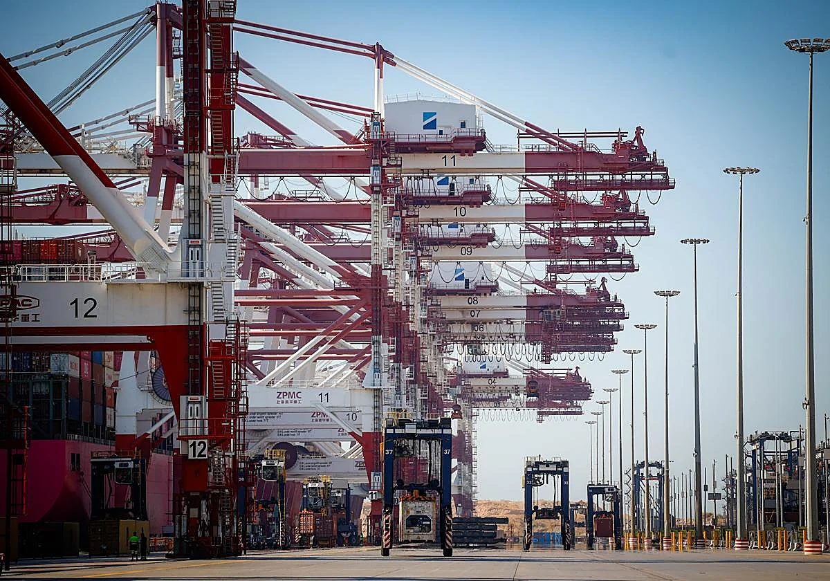 Diez intoxicados, uno de ellos grave, por emisión de dióxido de carbono en un barco en Barcelona