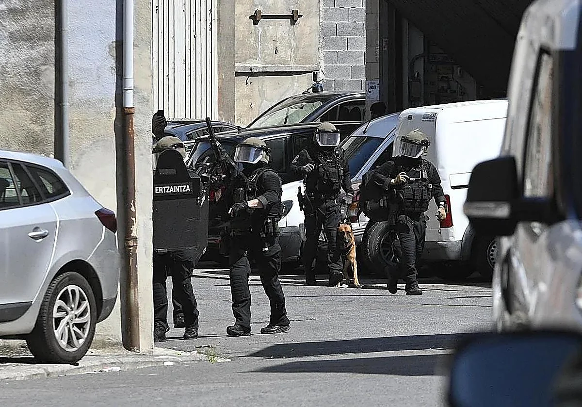 Inquietud tras tres días con el asesino del taxista de Guipúzcoa huido: «Sigue suelto y va armado»