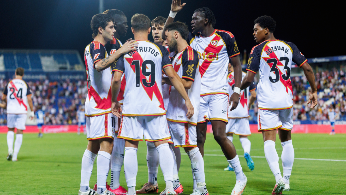 A qué hora es el Rayo - Racing: horario y dónde ver hoy en TV el partido de LaLiga EA Sports