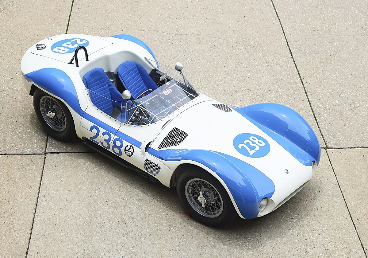 Un Maserati Tipo 61 'Birdcage' bate el récord mundial tras venderse por 4,24 millones de dólares en Pebble Beach