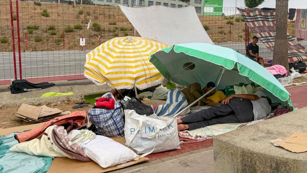 Puente se 'apropia' del muelle de Ceuta para albergar a migrantes en contra de la resolución de la autoridad portuaria