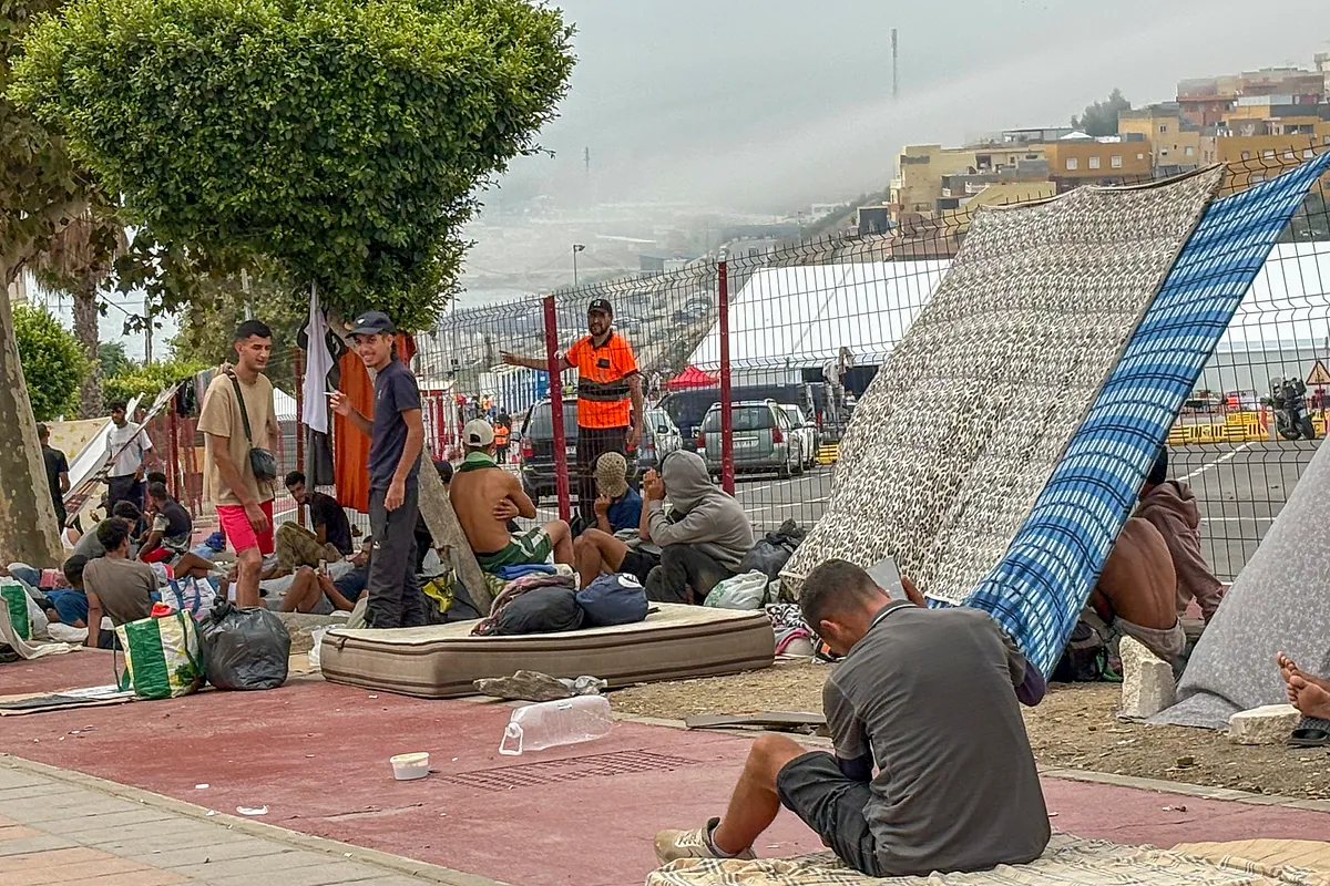 El Gobierno toma el control del Puerto de Ceuta para alojar a migrantes