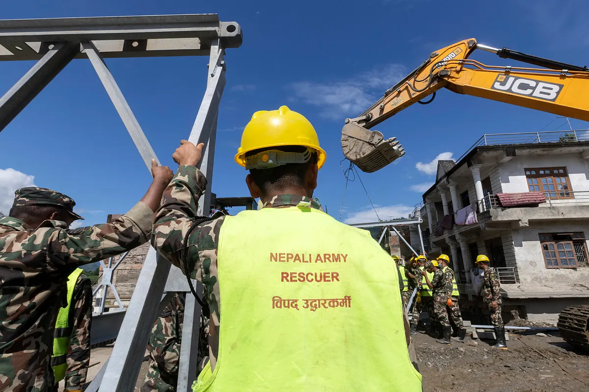 Nepal mantiene las búsquedas 11 días después de la riada tras nuevos rescates con vida