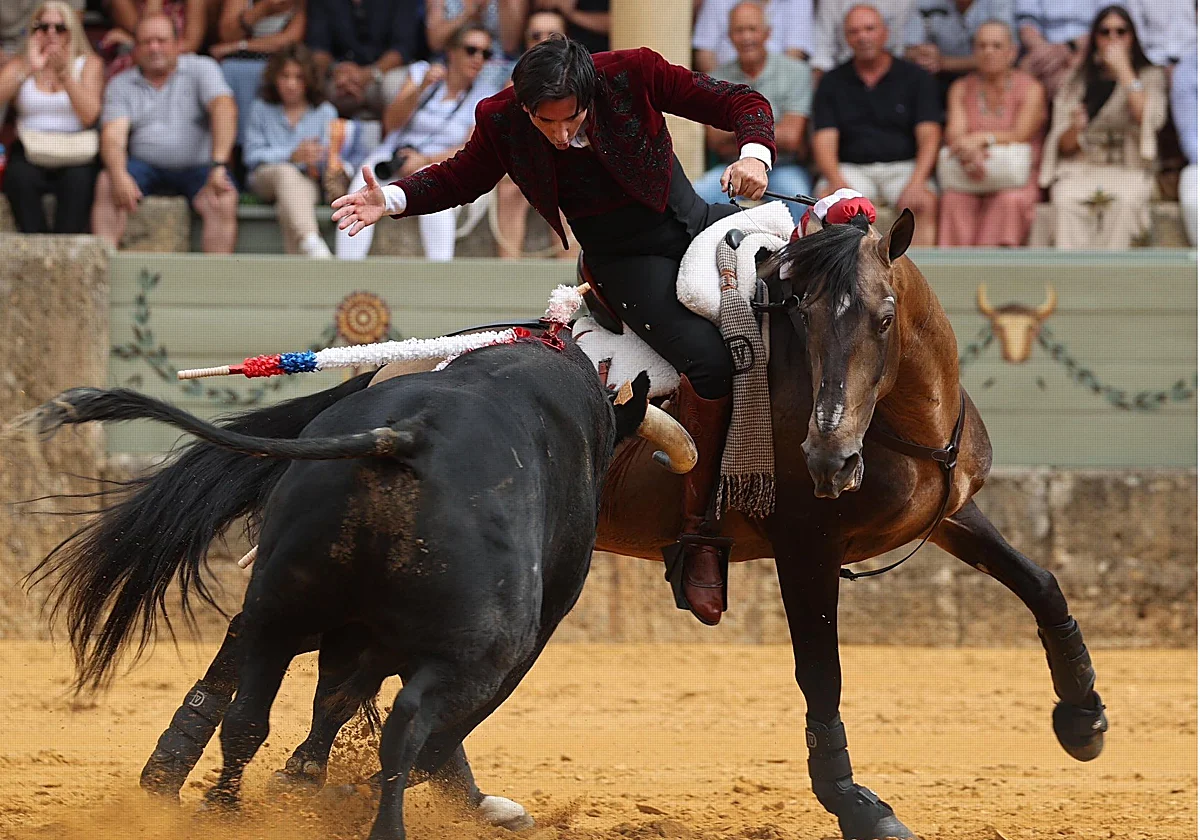 Puerta grande para Diego Ventura y Sebastián Fernández en la matinal de rejones en Ronda