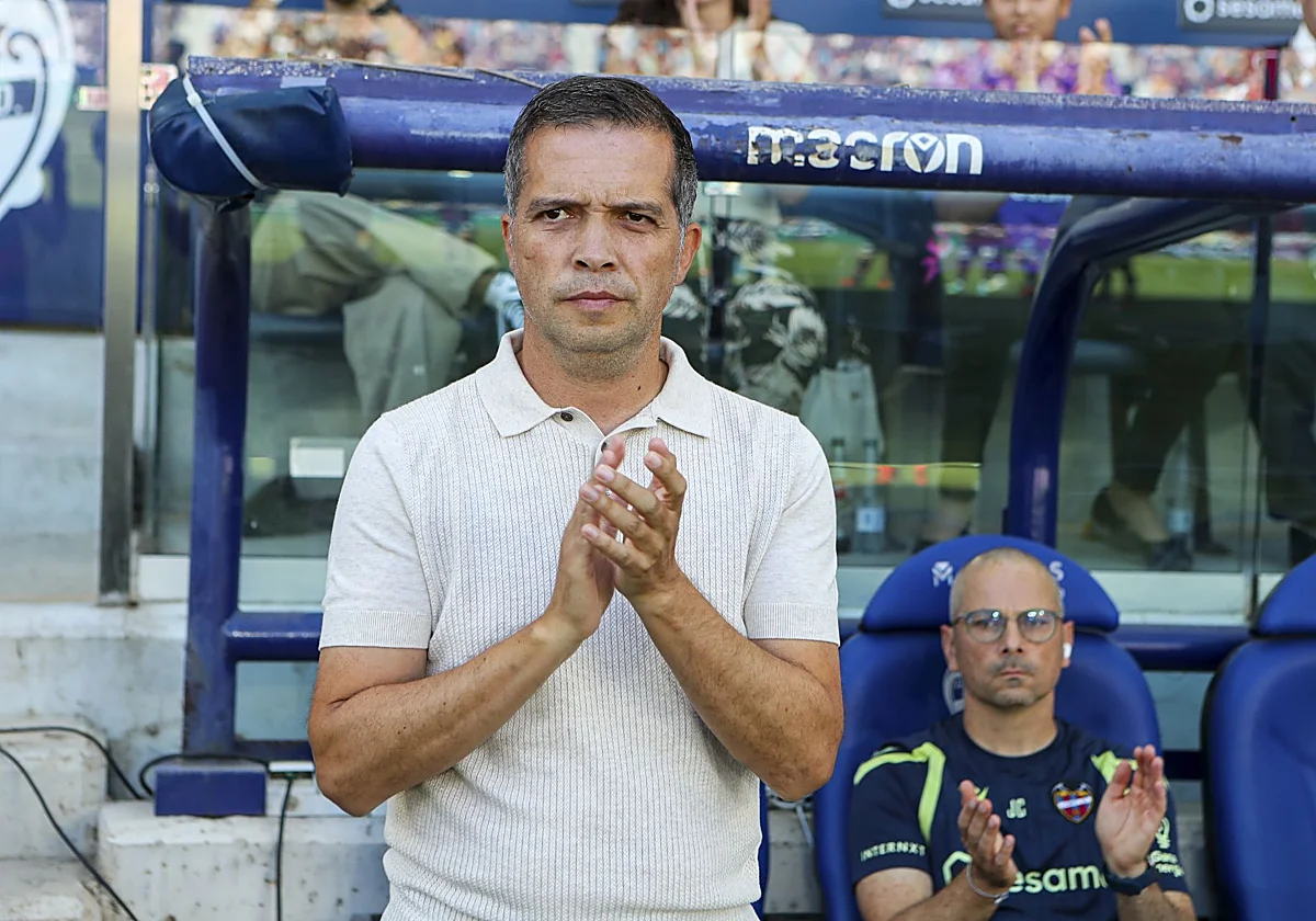 Luís Castro: «El Málaga va a crecer durante la temporada, y si no estamos al 100% en este partido lo pasaremos mal»