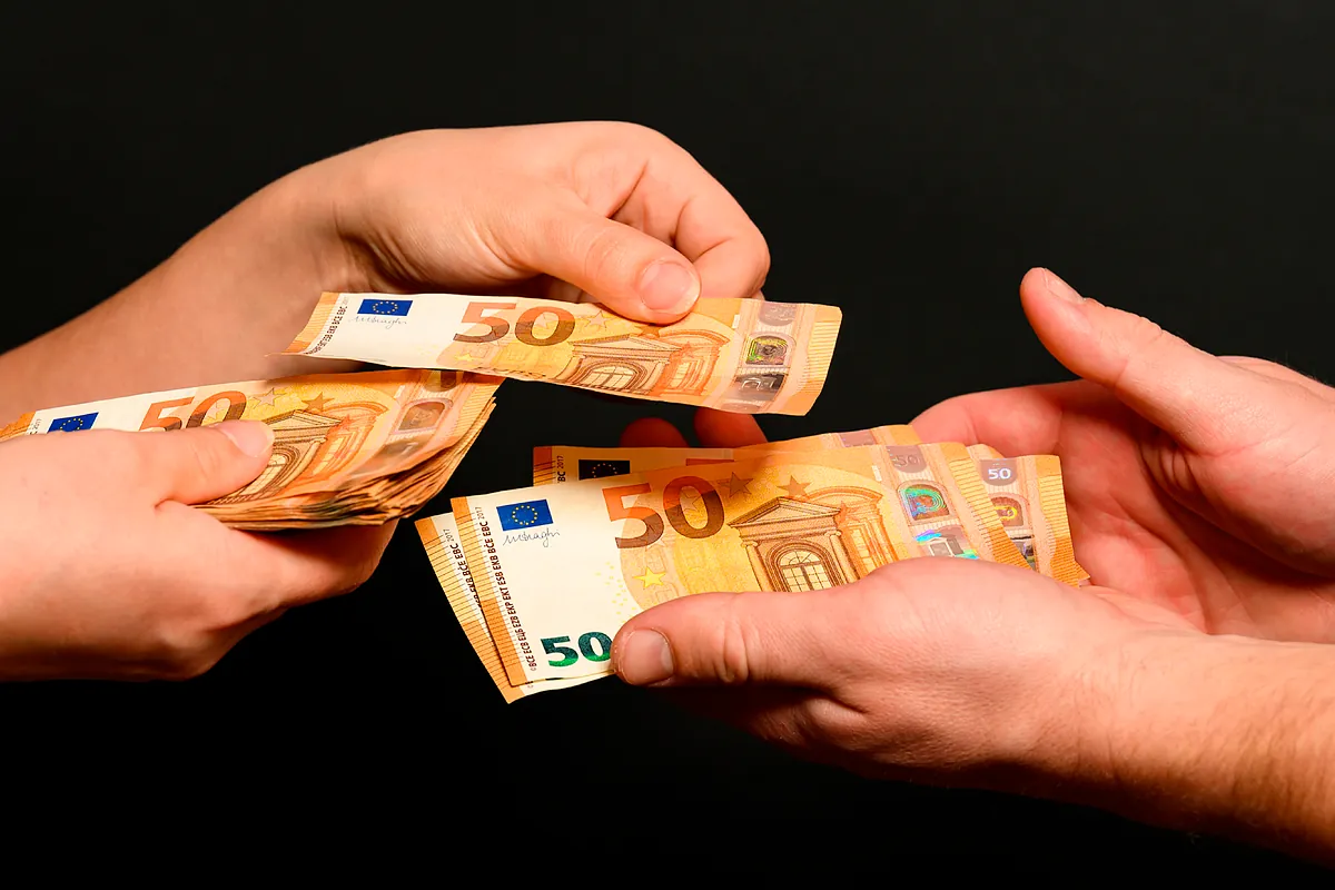 Ni las subidas de tipos ni la incertidumbre frenan el crecimiento del crédito al consumo