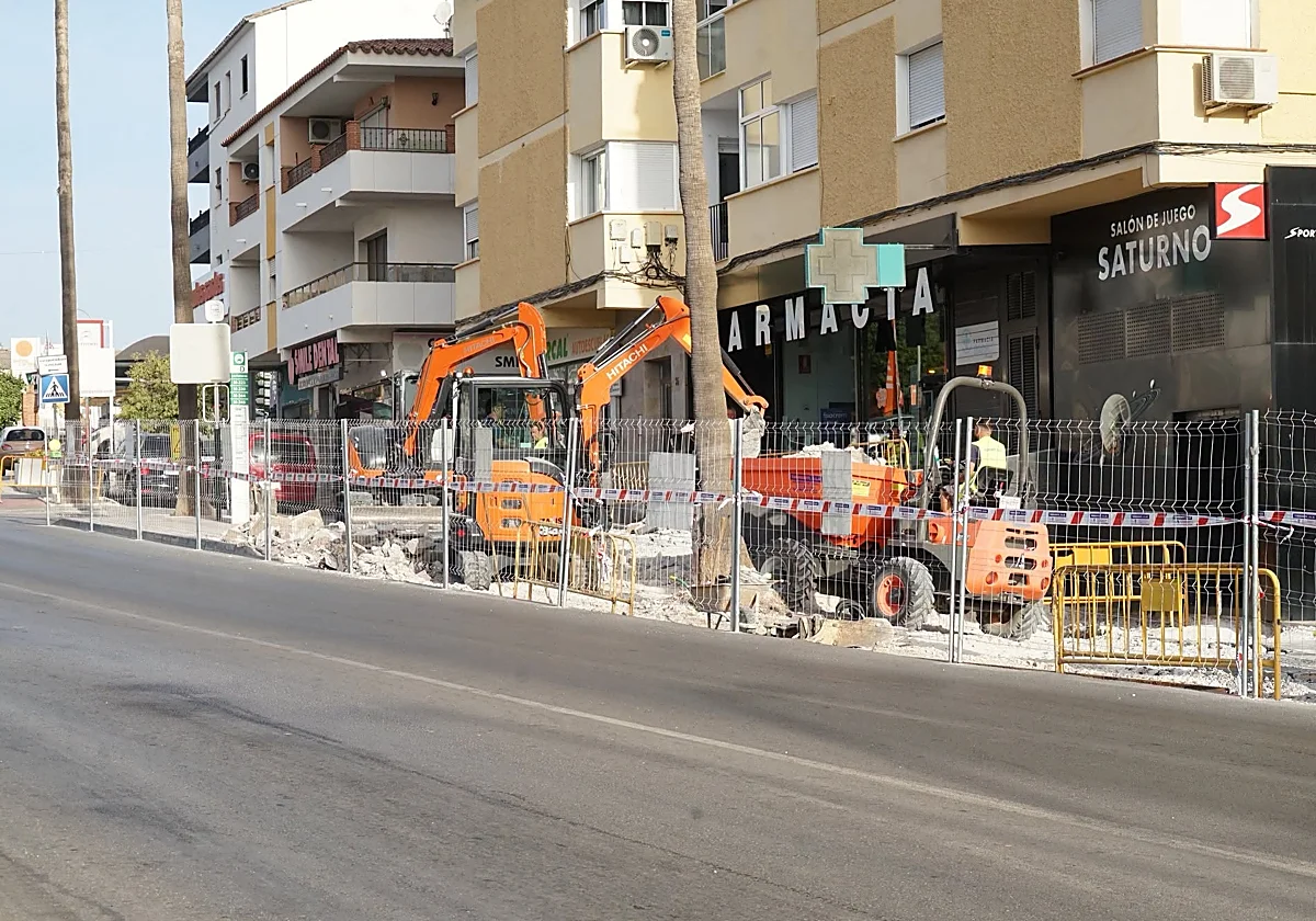 Un tercer carril busca aliviar los atascos en uno de los principales accesos a Coín