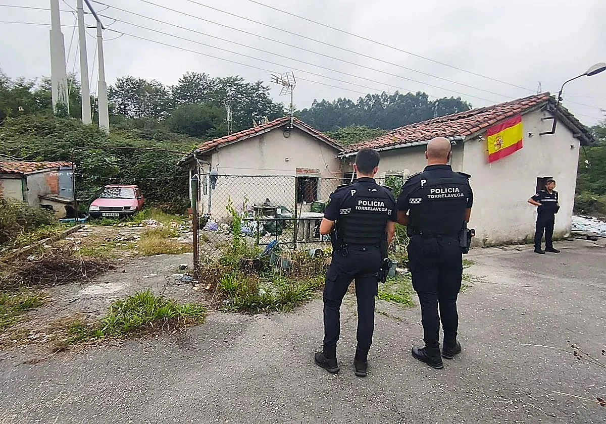Una pareja oculta varios años el cuerpo de un familiar para cobrar la pensión