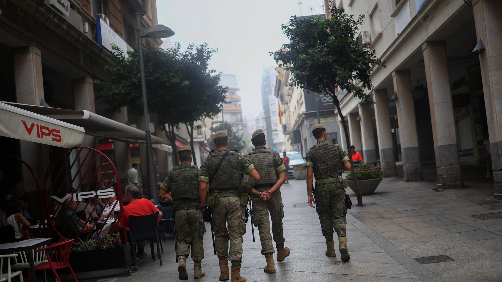Detenidos 21 migrantes en Ceuta por apedrear a militares y guardias civiles en un nuevo ataque contra los agentes