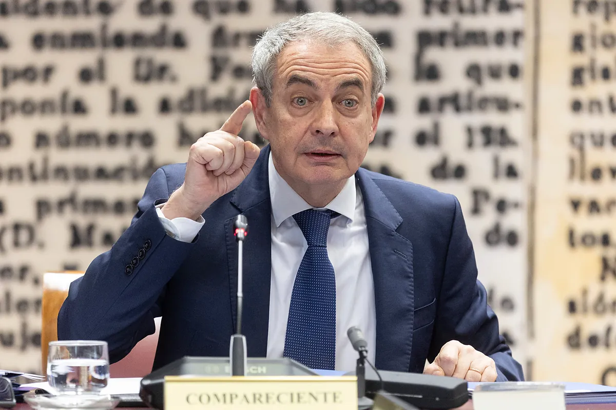 El juez interroga esta semana a la excúpula de Plus Ultra que admite pagos por la mediación de Zapatero para el rescate