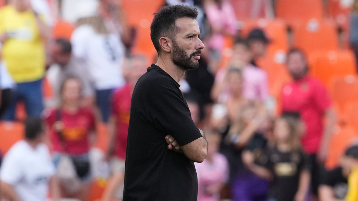 Los días contados de Corberán: tres partidos en dos semanas para sacar al Valencia a flote