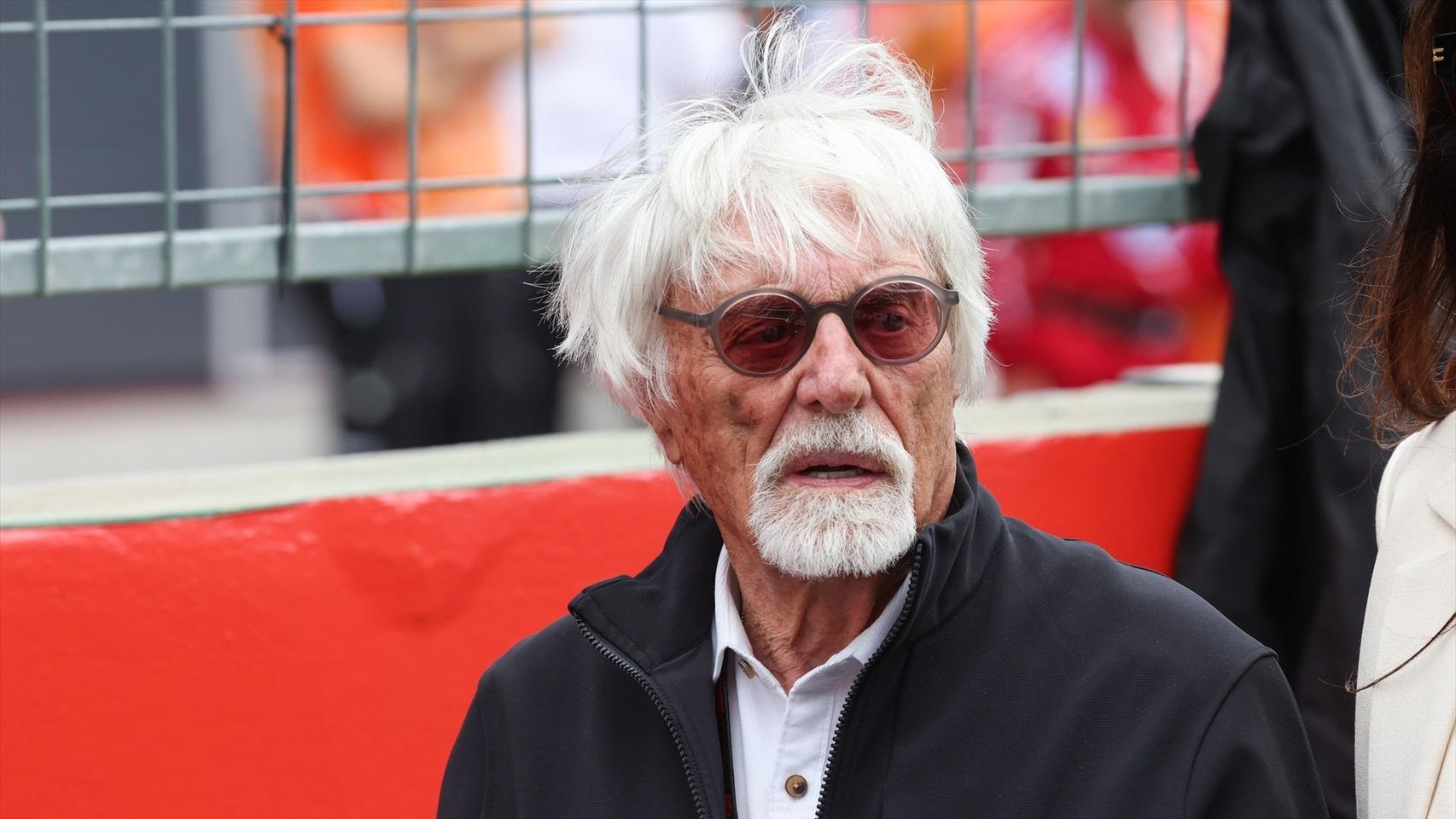 Detienen a Bernie Ecclestone, exjefe de la Fórmula 1, por viajar en avión con una escopeta sin documentación