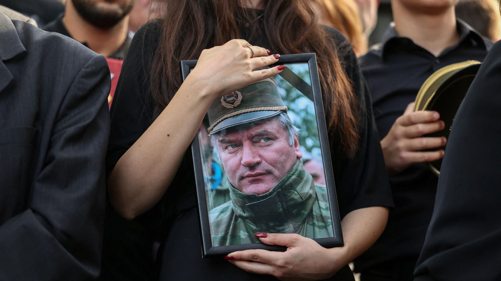 Serbia entierra con honores a Ratko Mladic, 'el Carnicero de los Balcanes' condenado por el genocidio de Srebrenica