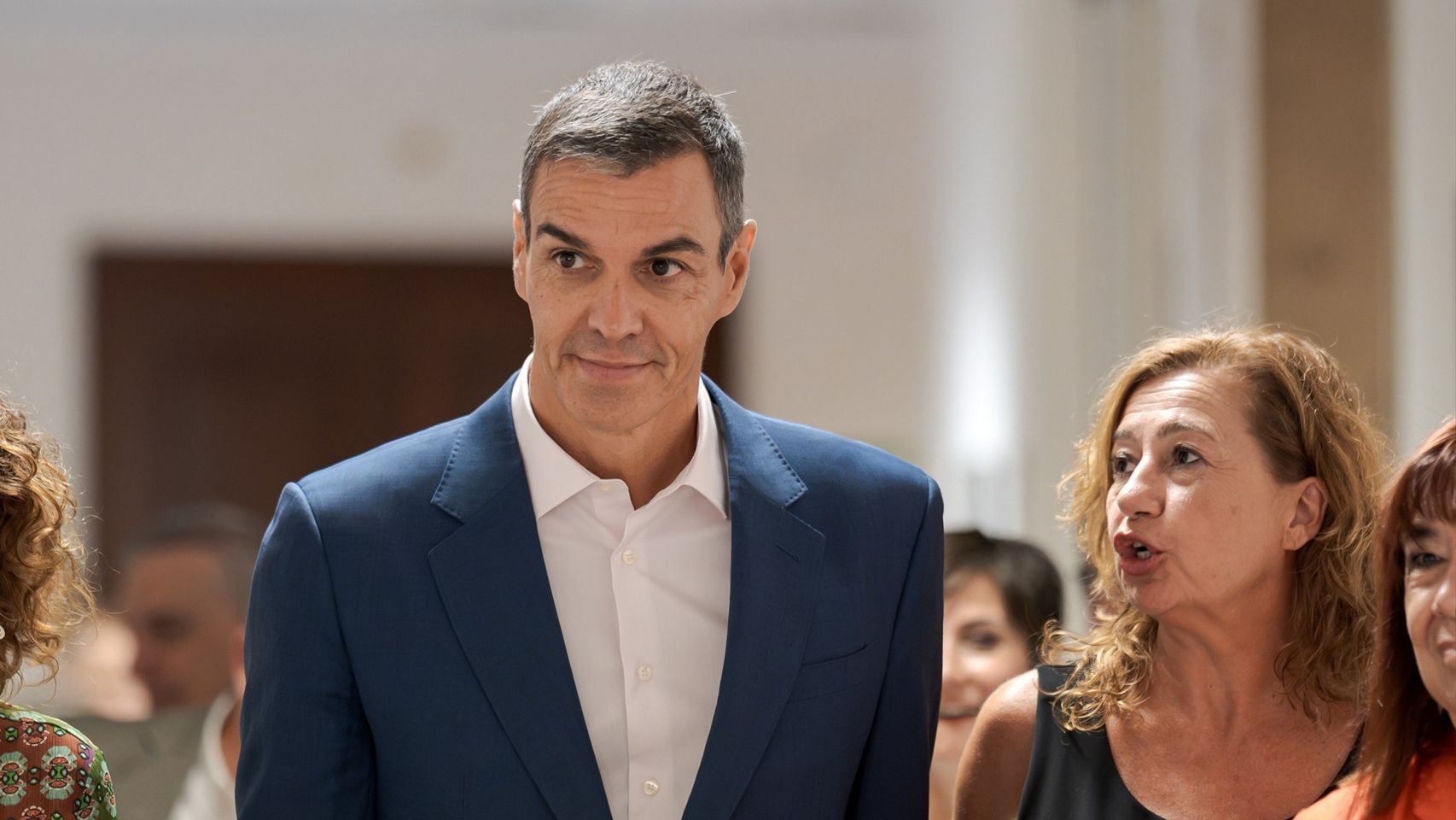 Sánchez inicia una ronda de entrevistas en medios afines y suscita en el seno del PSOE la idea de un adelanto electoral