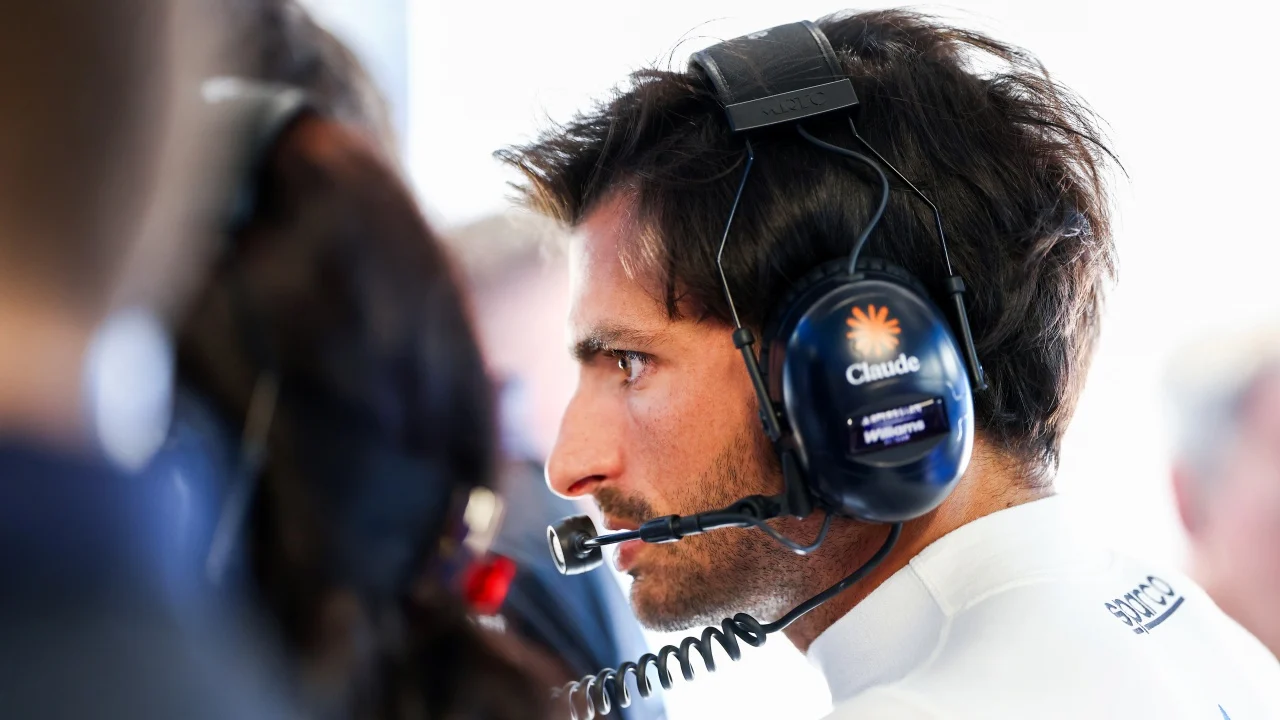 Sainz, mejor que Hamilton desarrollando un F1: «Puede localizar el milisegundo concreto en los datos»