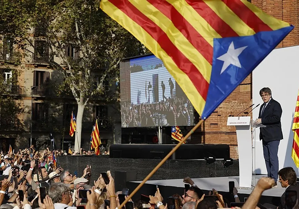 Piden tres años de cárcel para los mossos que ayudaron a huir a Puigdemont